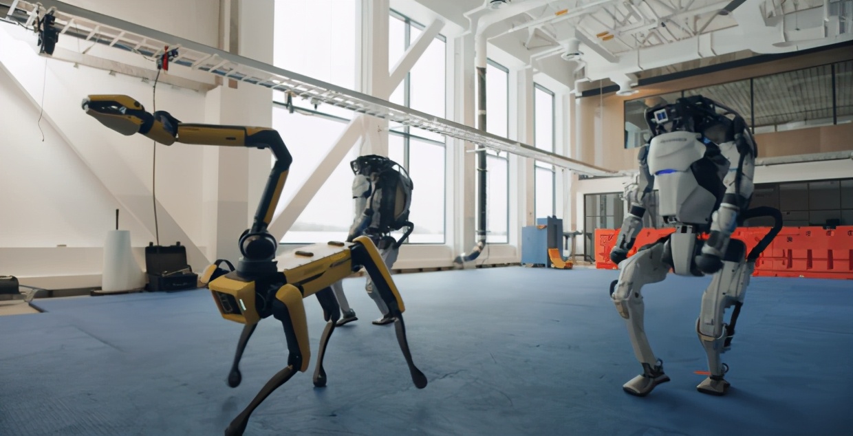 波士顿动力组团跳舞,波士顿动力全员跳舞