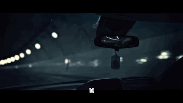 千万不要接来自过去的电话，女主救活了爸爸，但恶魔杀手也跟来了