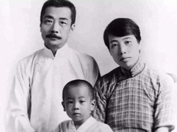 董卿唱哭了所有人,董卿都被说哭了