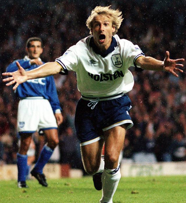 你还记得那时捧起大力神杯和德劳内杯的金色轰炸机—克林斯曼吗？