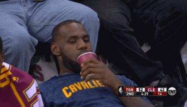 这才叫专业篮球,克莱跑位