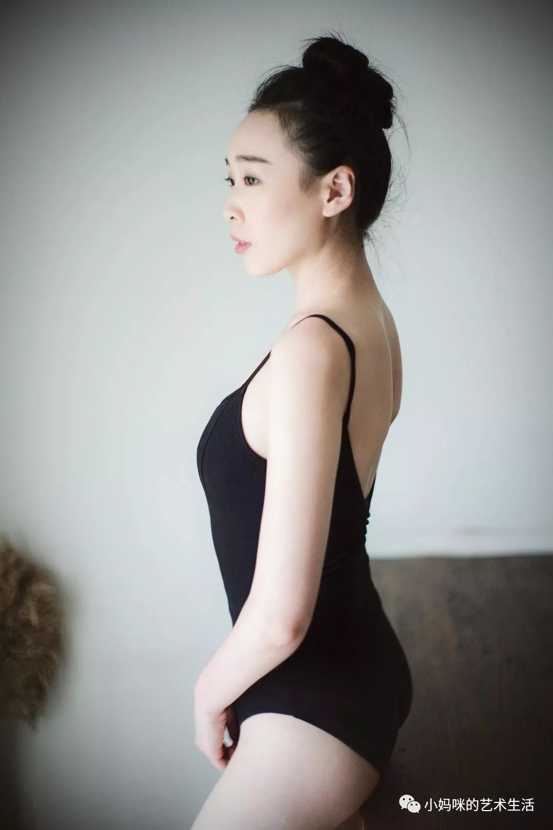 产后后背疼引起驼背是什么原因,产后矫正带隐形防驼背