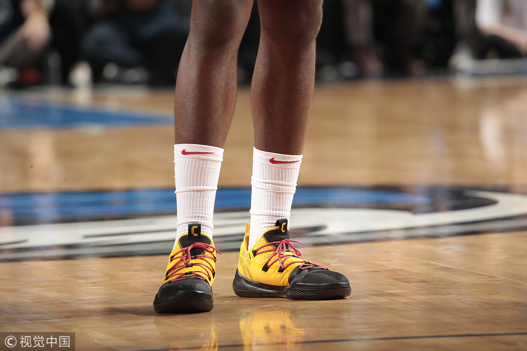 韦德的最新战靴,盘点nba上脚球鞋欧文