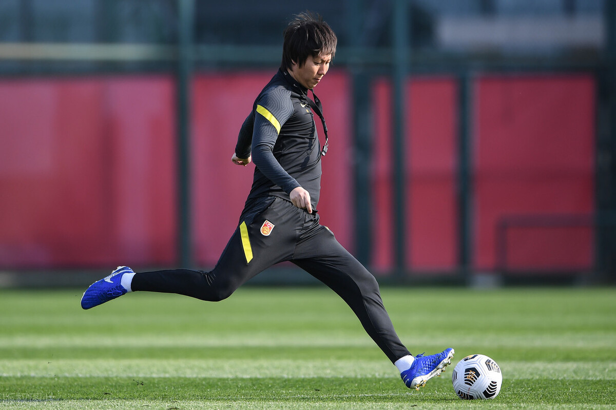 深度分析：李铁效仿郎平，大赛“亮剑”练兵，名帅之风初显