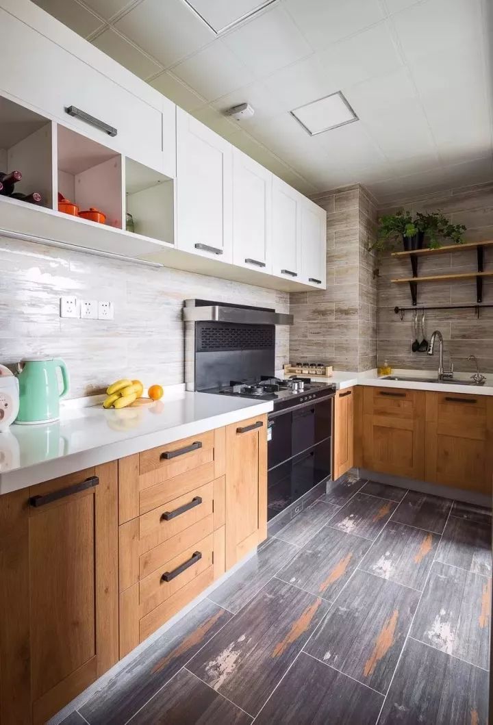 仿木纹地板砖多少钱一个平方,198元一平木纹砖