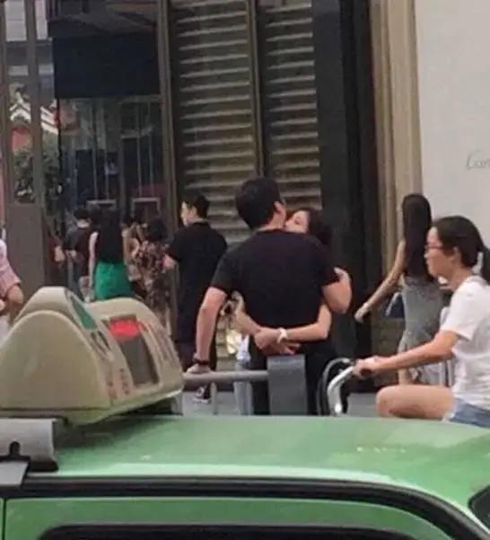 王思聪网红个人资料,王思聪两千万签约的网红是谁