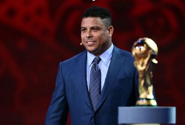 梅西c罗足球世界排名,c罗和梅西谁获得了第六次金球奖