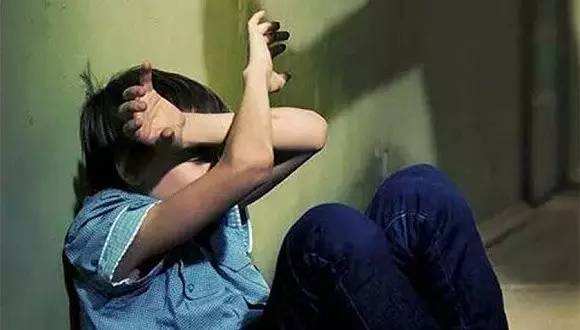 孩子被同学打了,家长应该怎样处理?做到4点,孩子不会产生阴影