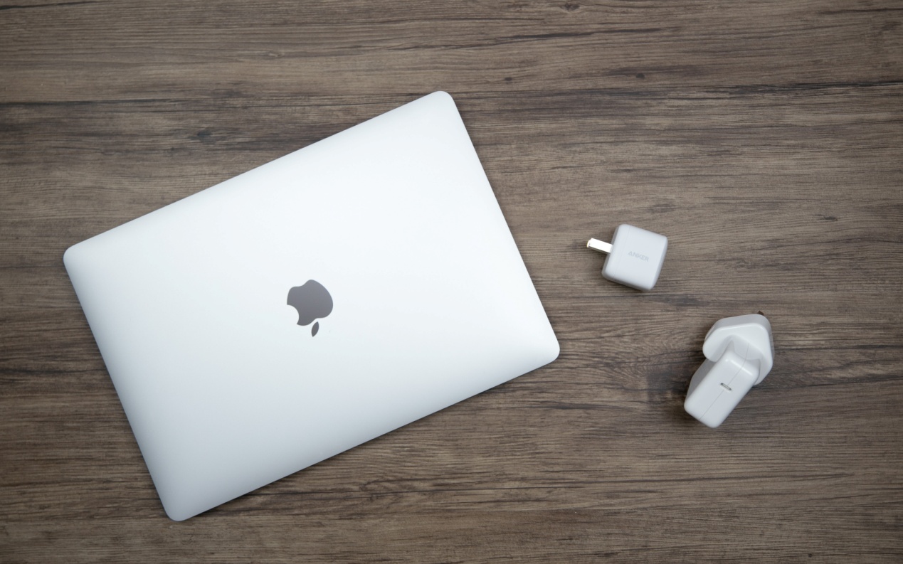 anker30w充电器对比苹果18w充电器,anker20w和苹果原装快充