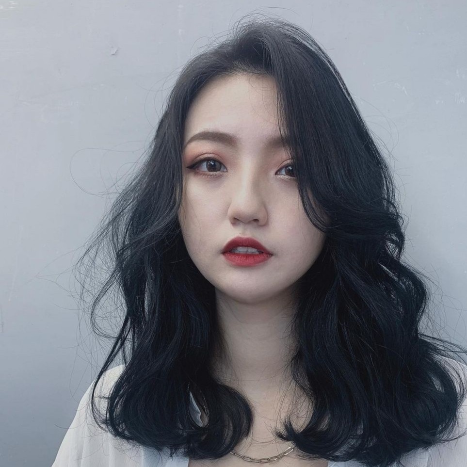 今年流行短发大脸女士适合的短发,最新超级短发流行款