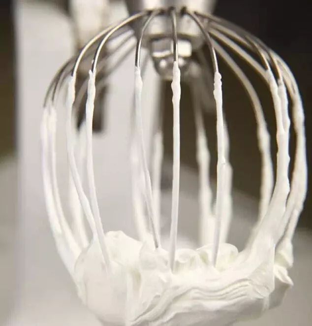 奶油打发不稳定怎么拯救,乳脂奶油和动物奶油打发对比