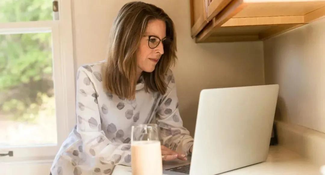 小夫妻打工多年花410万买了一套房,父母卖了房子给我30万