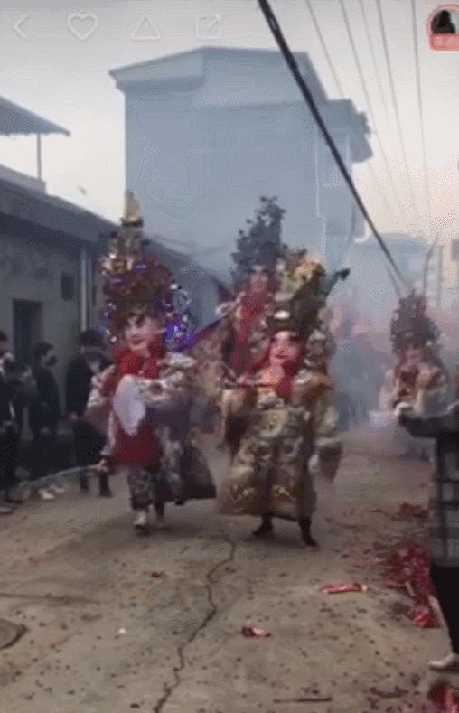 蹦迪比社会摇更高级吗？快手为什么是中国第一视频app？