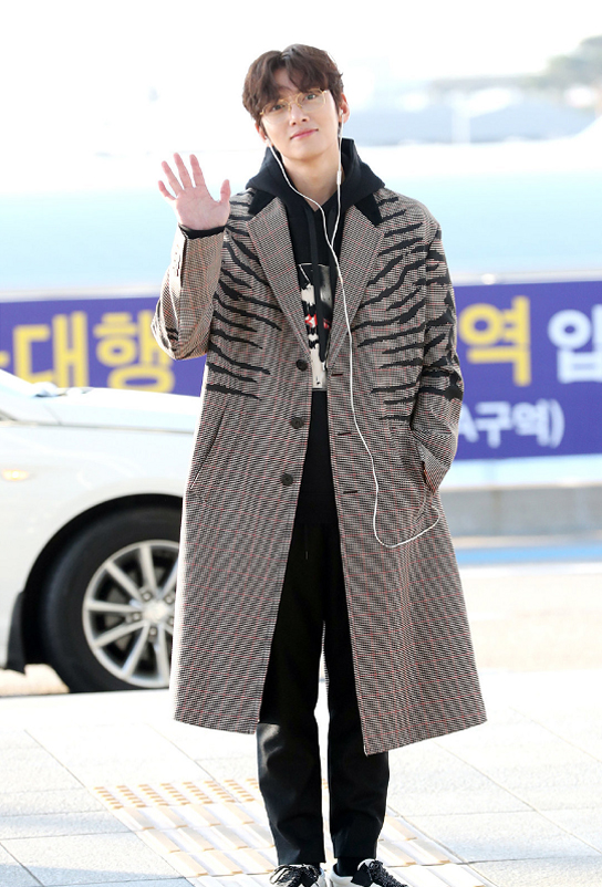 池昌旭代言手机,池昌旭代言羽绒服