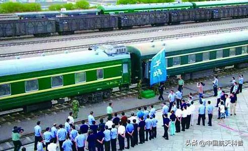 火箭是怎么站在发射台上的,火箭发射的高度