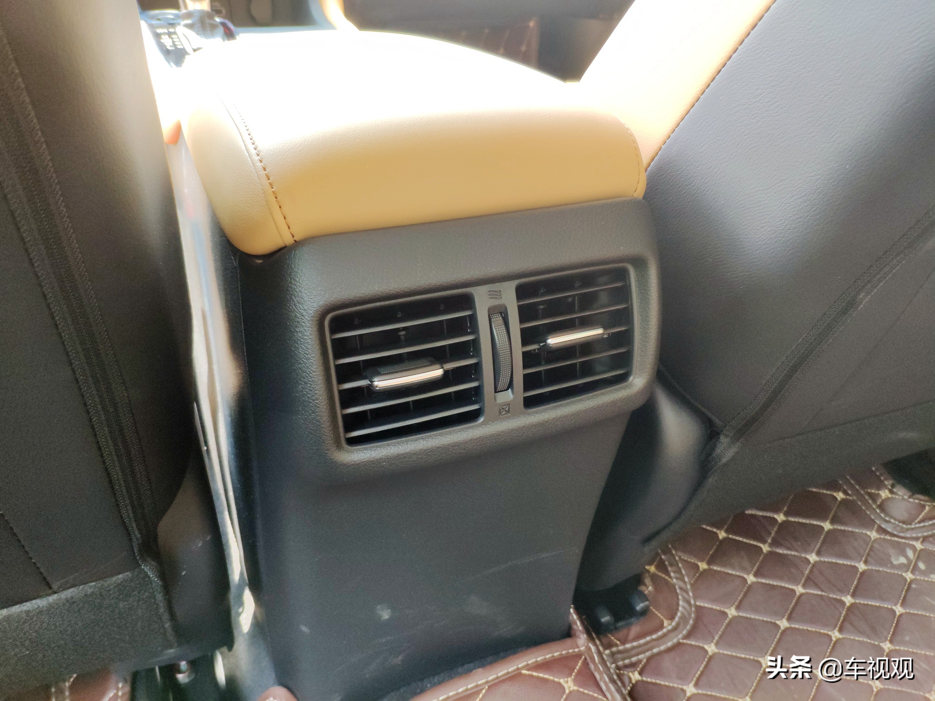 相信日系车的品质，花15万入手顶配日产轩逸，安全配置丰富