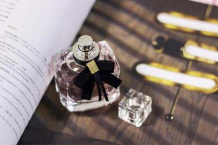 六款小众香水让你闻起来特别贵,五款好闻炸裂的香水
