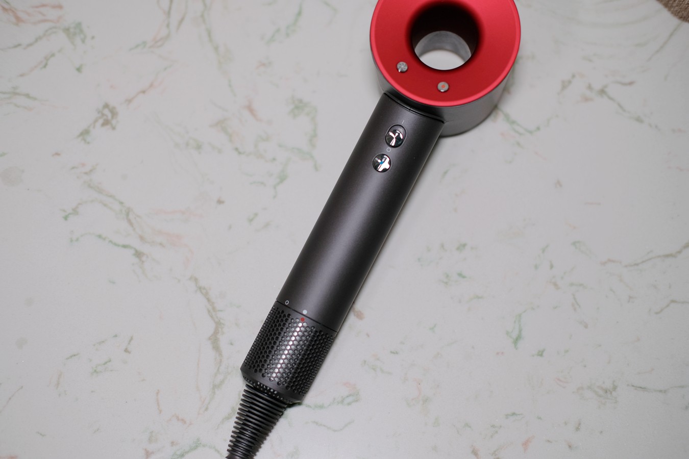 戴森吹风机hd03开箱,戴森吹风机hd08开箱体验