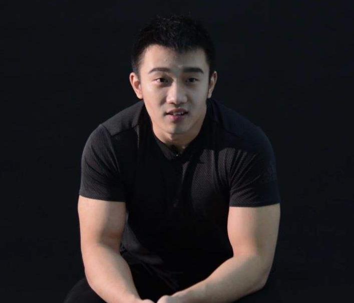 lol陪玩1000积分多少钱,lol陪玩一个月挣多钱