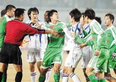 中超一晚出现两次恶意犯规,中超泰山队有哪些恶意犯规