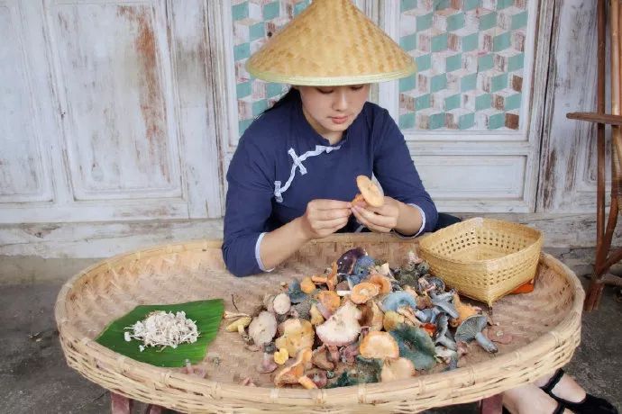 “阿盆姐”让世界迷上了云南，来认识一下这位90后云南妹子的生活