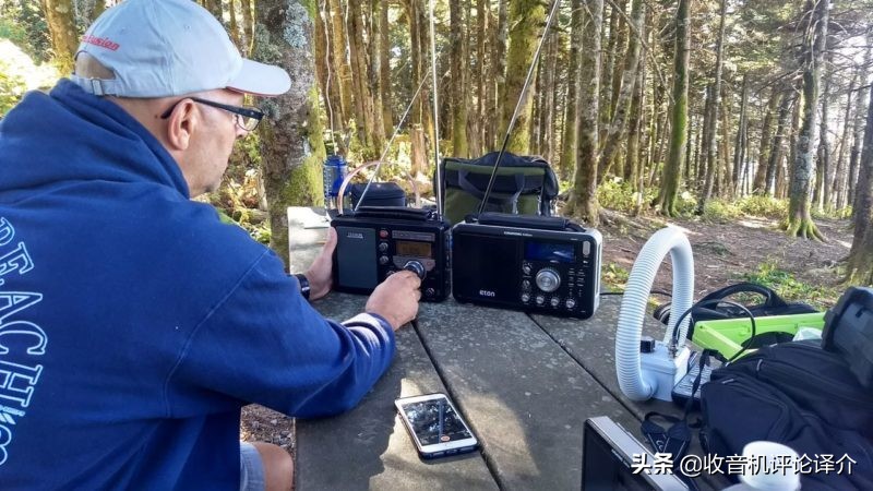 大便携式收音机的较量——德生S8800与美国伊顿FieldBT对比评测