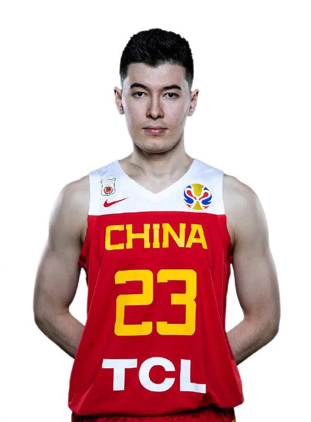 美国男篮c位定妆照,中国男篮赵睿定妆照