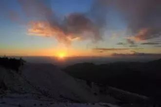 蒙古族信奉长生天还是佛,蒙古族长生天表达的意思