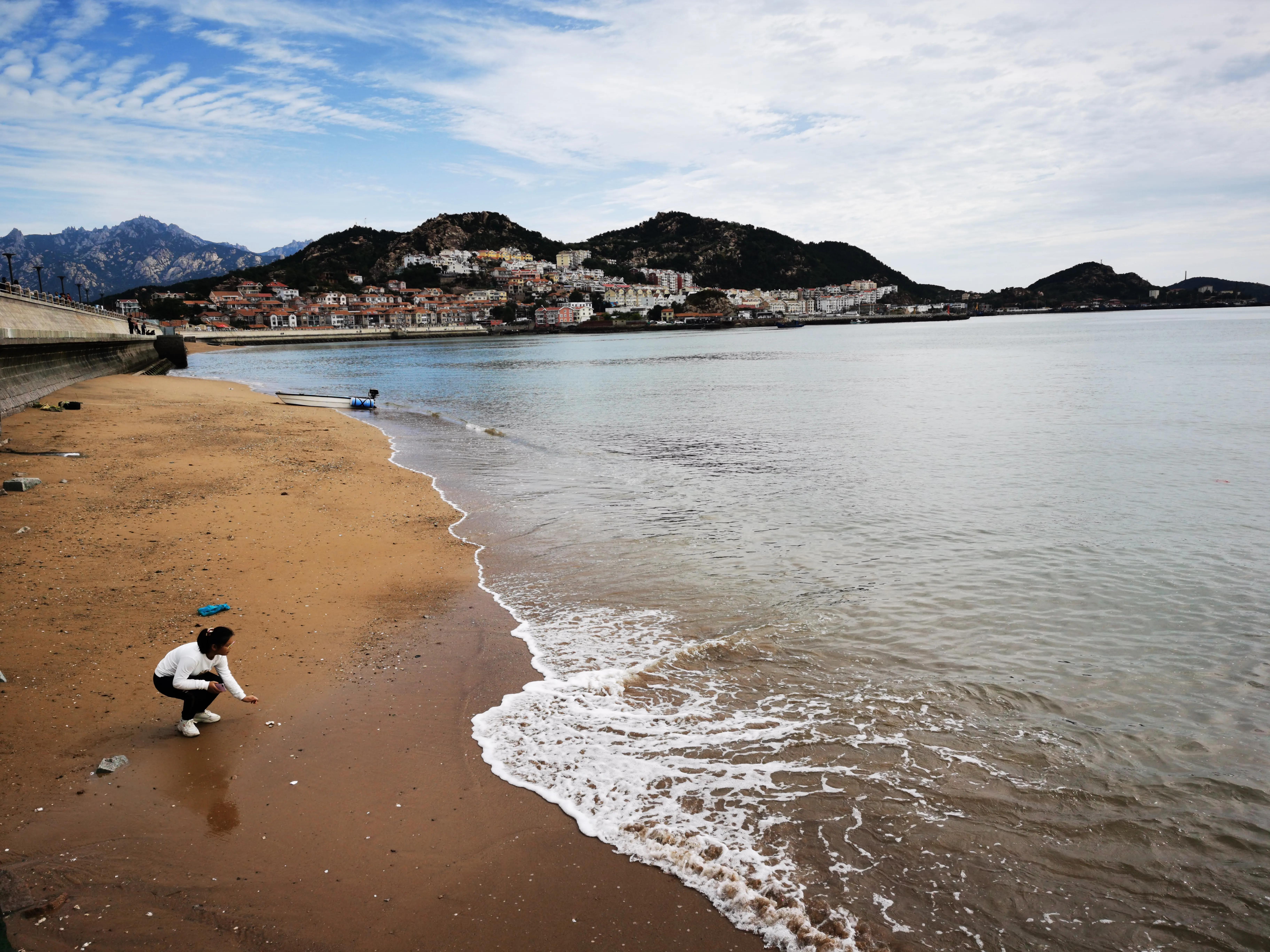 青岛与济南哪个更宜居,青岛为什么被称为海军城
