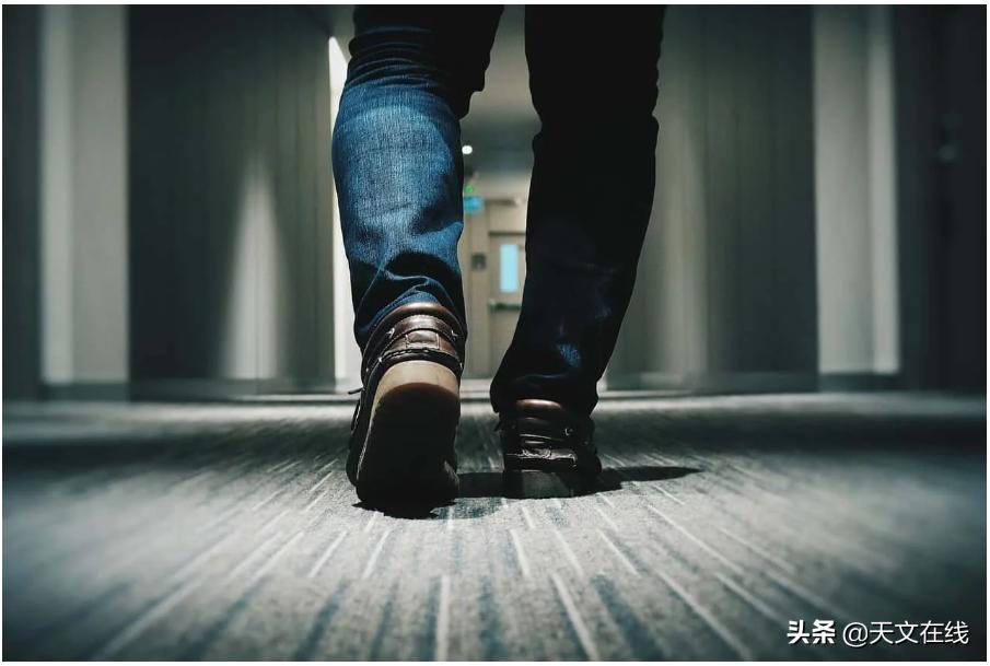 火箭能在太空飞行的原理是什么,辐射驱动飞船原理