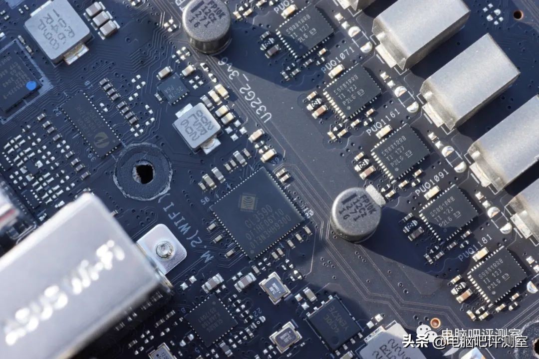 华硕rogmaximusxiii双卡,华硕rogmaximus主板对比