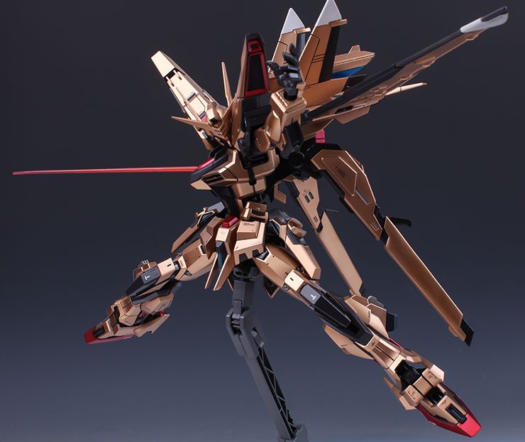 佳作:瘦脸神技,黄金拂晓高达改造