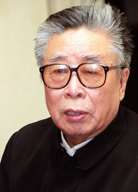 看戏还遭伪军官太太辱骂，伪海军士兵实在受够了：武装起义