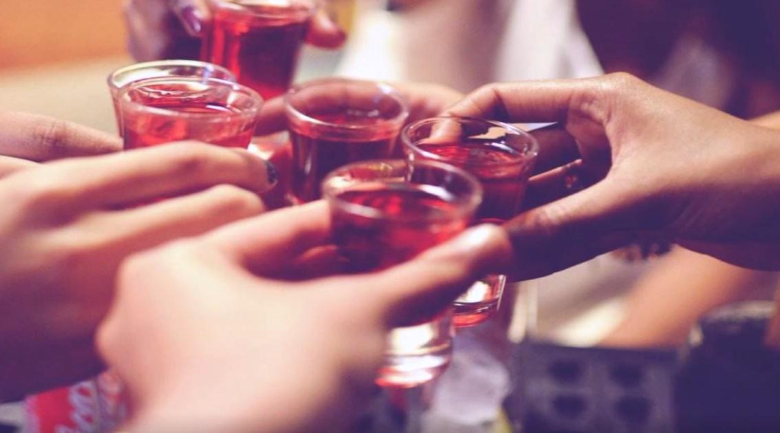 喝酒脸红的人到底能不能喝酒,喝酒脸红是能喝还是不能喝