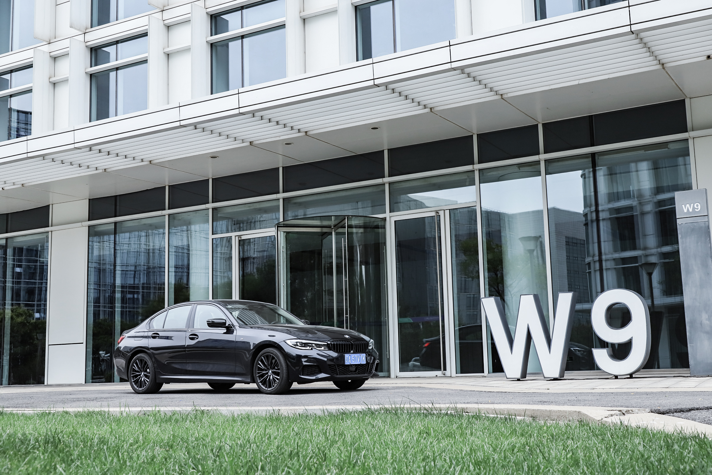 宝马3系变速箱顿挫,宝马3系11款的6at变速箱有点顿挫