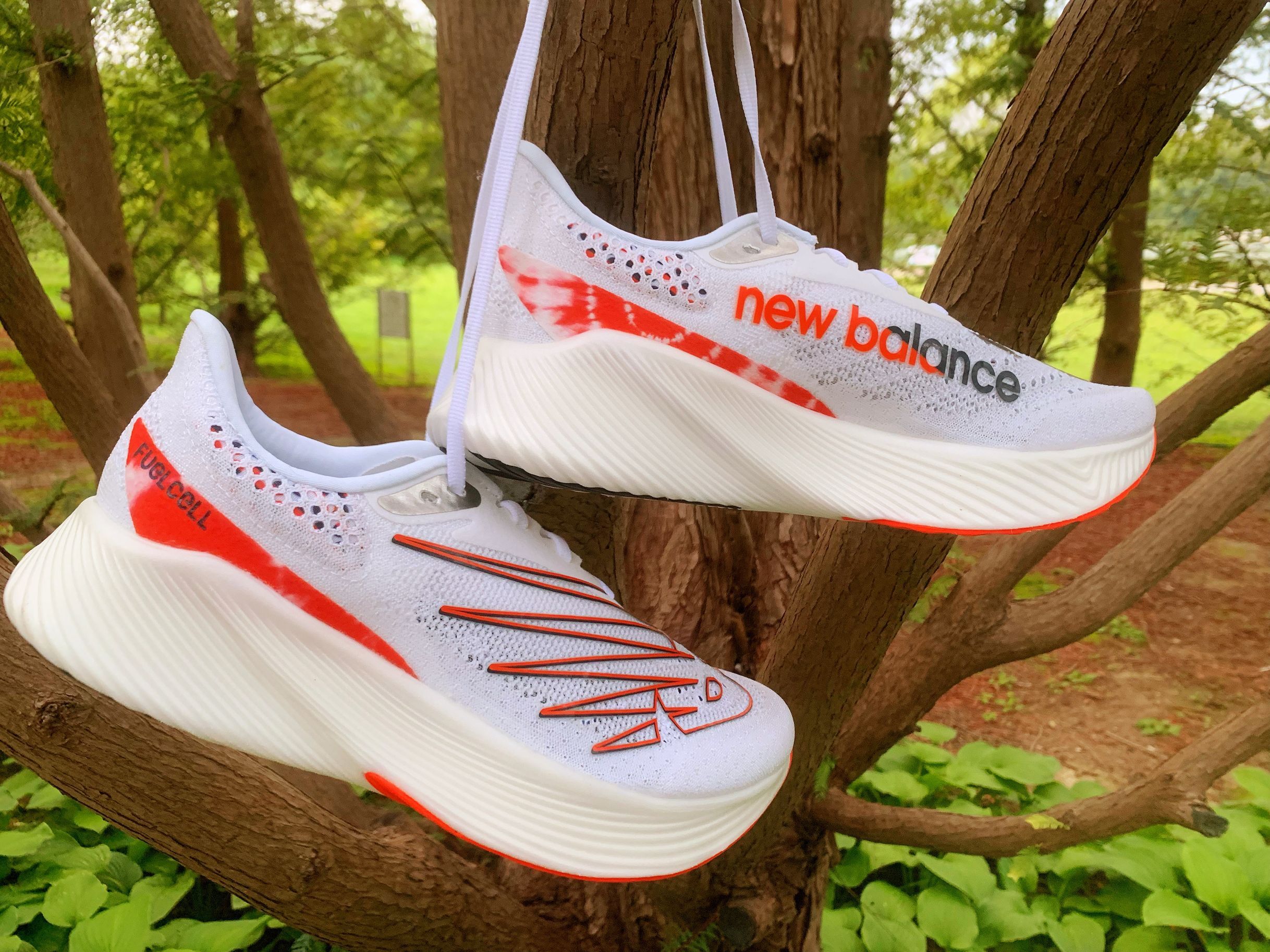 nbfuelcellrcelitev2跑鞋真实测评,nb高颜值复古跑鞋