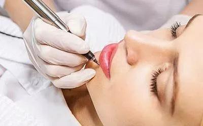 半永久定妆唇操作视频,做定妆唇一般多少天恢复好呢