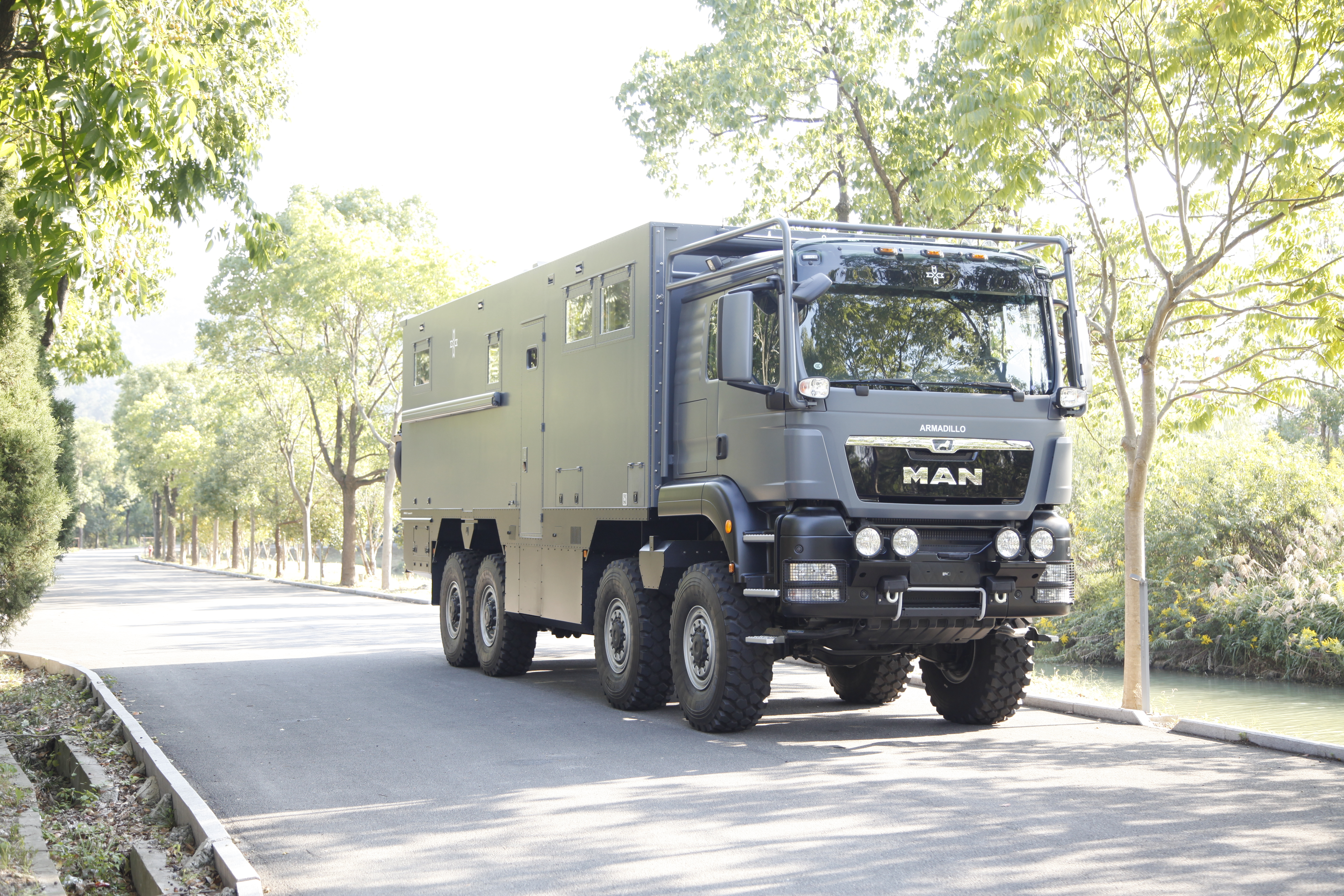 越野强劲王者，独栋别墅享受，阿莫迪罗曼8x8征服你了吗？