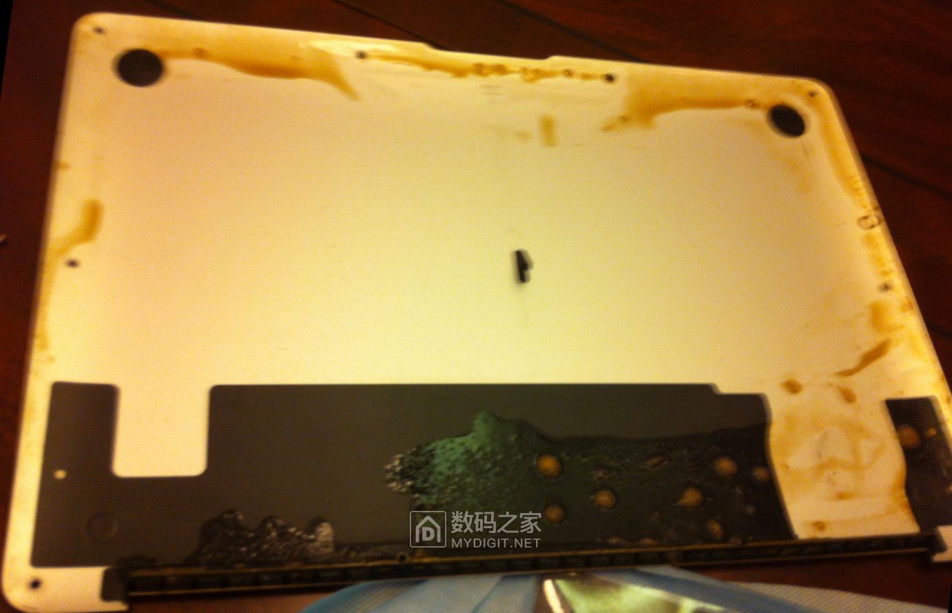 苹果笔记本macbookair7999,苹果笔记本11.6寸macbookaira1370