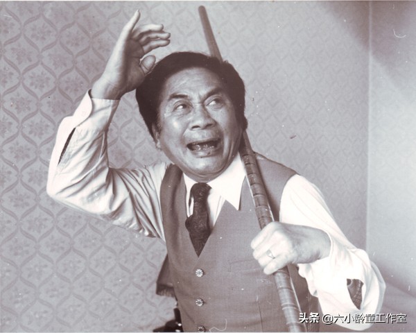 六小龄童纪念日,六小龄童和父亲合影