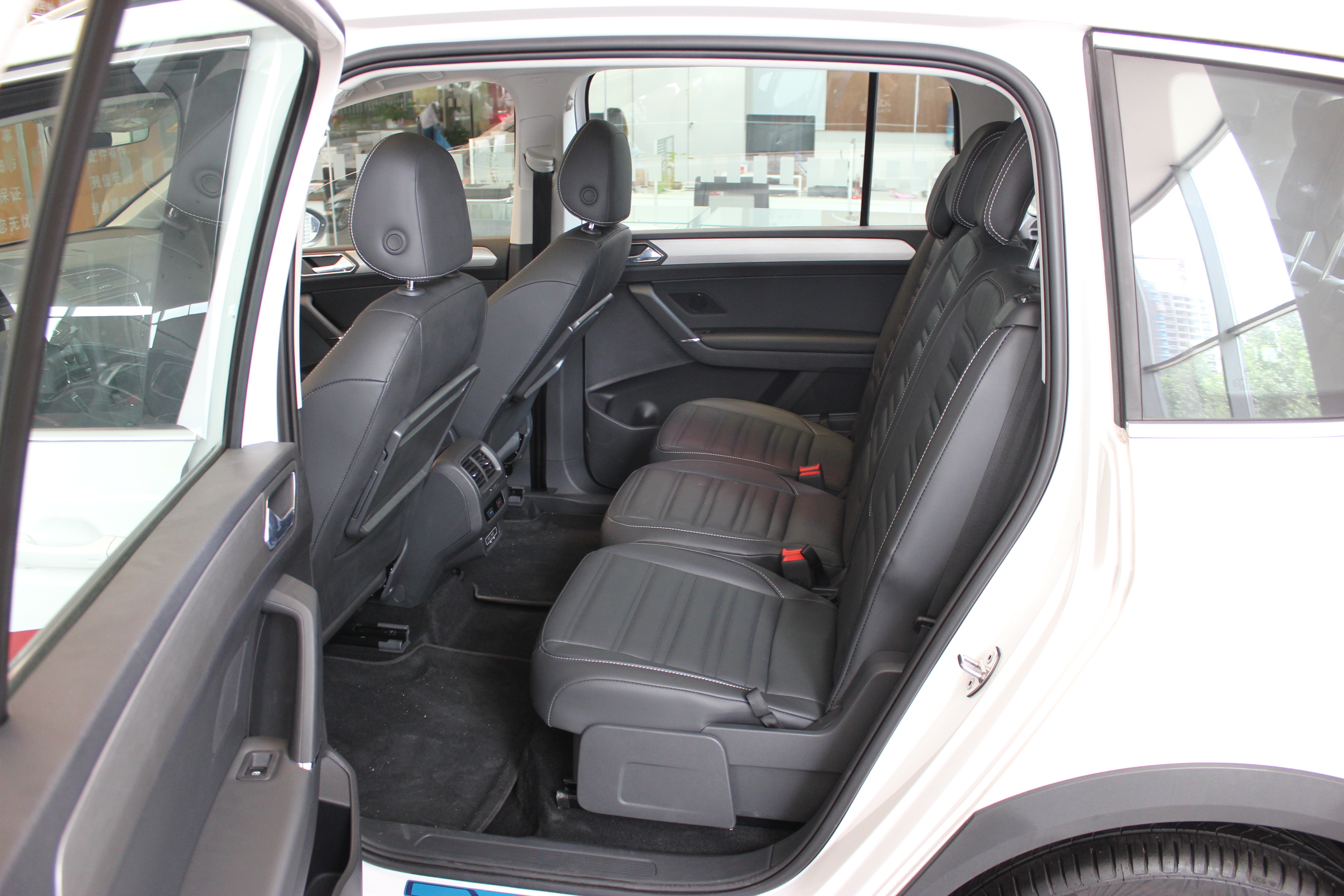 新款七座大众途安l1.6手动挡,大众途安l的图片