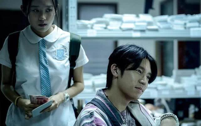 反正过得了春天，也过不了青春这个口岸