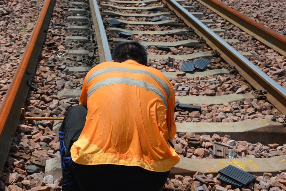 电饼铛插电不工作了怎么办,电饼铛换加热丝