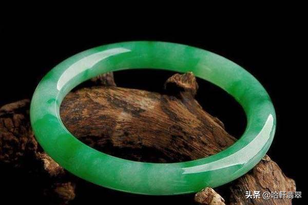 冰糯种和细糯种哪个好,冰糯种真的越大越亮吗