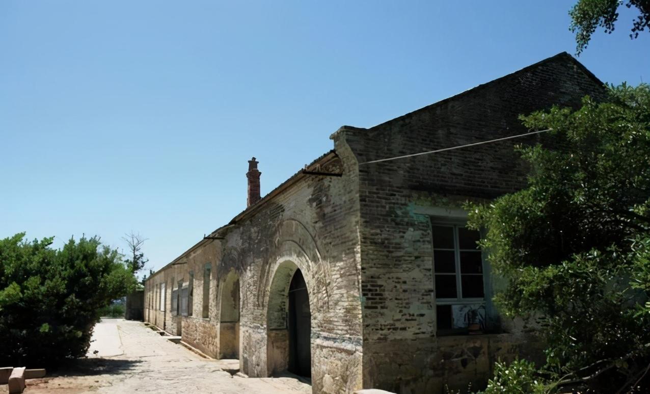 看戏还遭伪军官太太辱骂，伪海军士兵实在受够了：武装起义