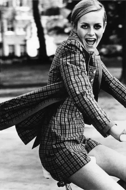 体重41kg的她，*翻推**了梦露性感丰腴的审美革命，成划时代流行符号