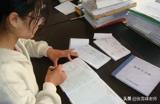 张雪峰：会计学毕业生太多了？年薪10万vs月薪3千，差的是这几点