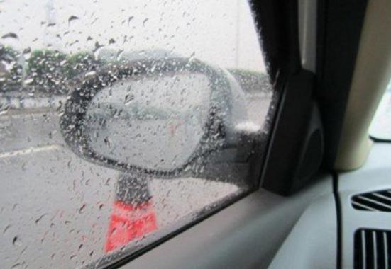牙膏可以去除汽车窗起雾吗,车内挡风玻璃起雾牙膏能去除吗