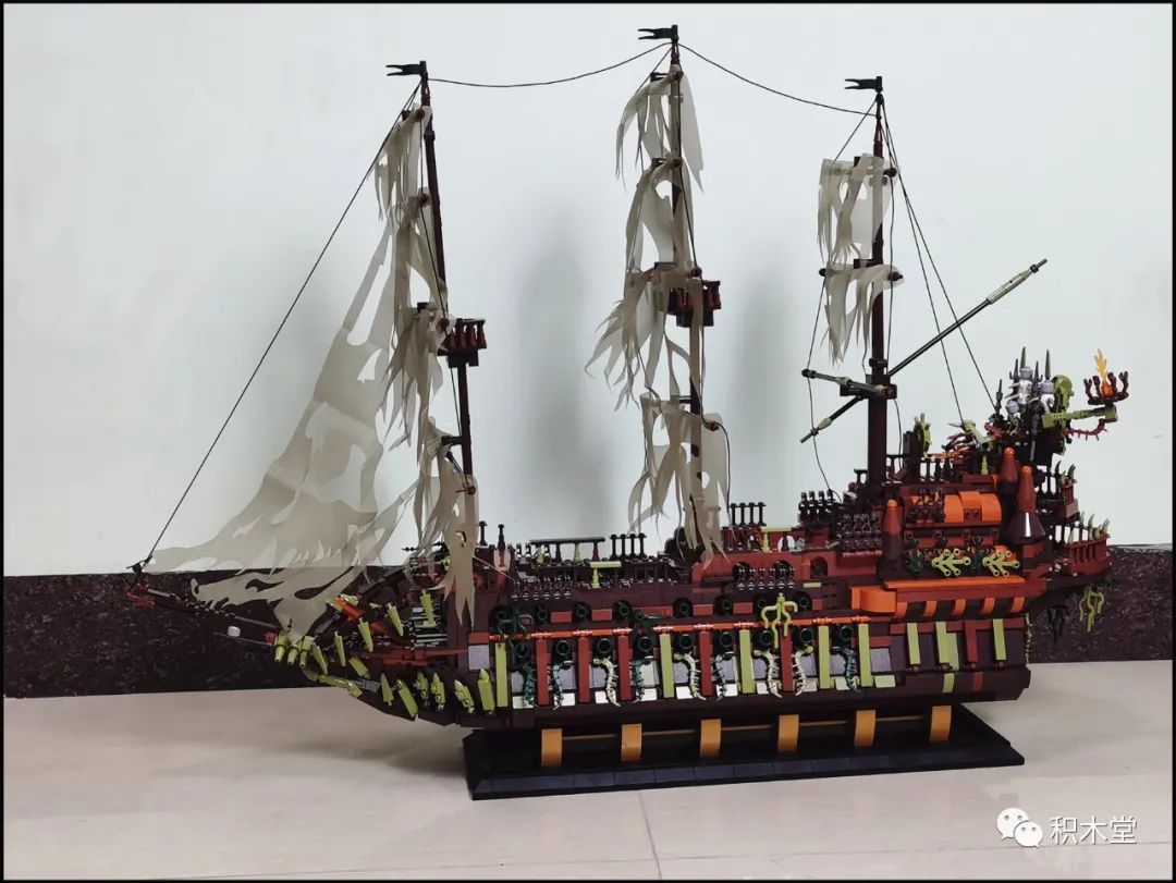 飞翔的荷兰人号船真实原型,飞翔的荷兰人号为什么能潜水