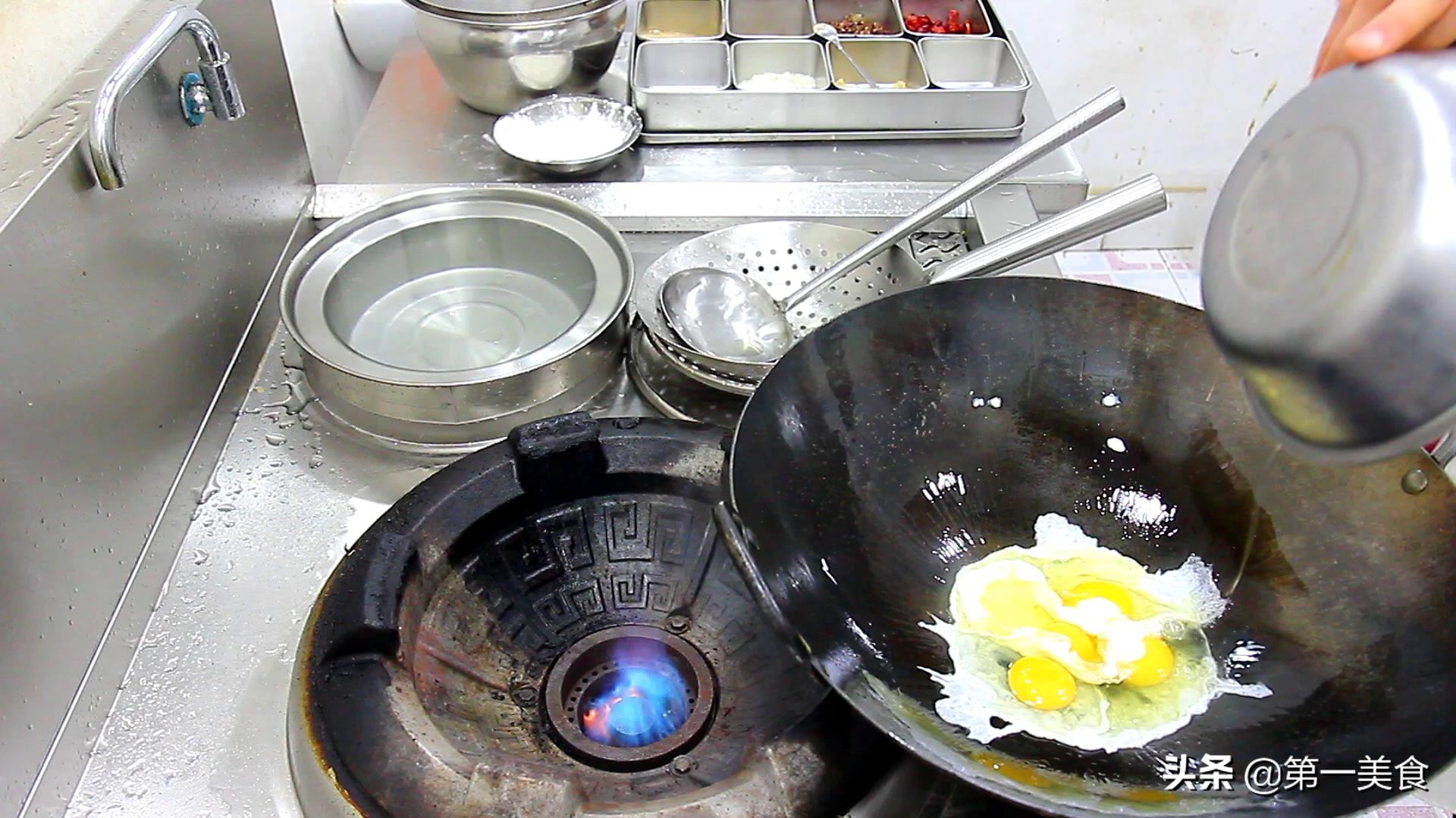 鸡蛋煎了再炒好吃吗,鸡蛋这样做真好吃不炒不煮